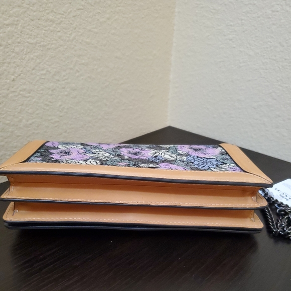 Coach Riley Chain Clutch With Heritage Floral Print - Picture 11 of 13
